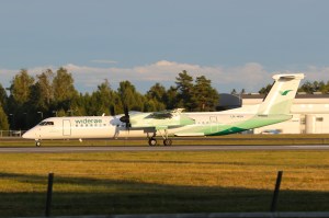 Wideroe_DHC8_LNWDH_01_OSL_2017
