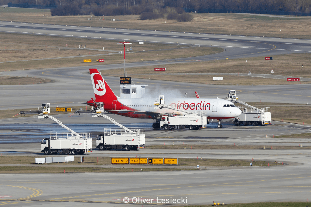WM_AirBerlin_A320_DABNO_01_ZRH