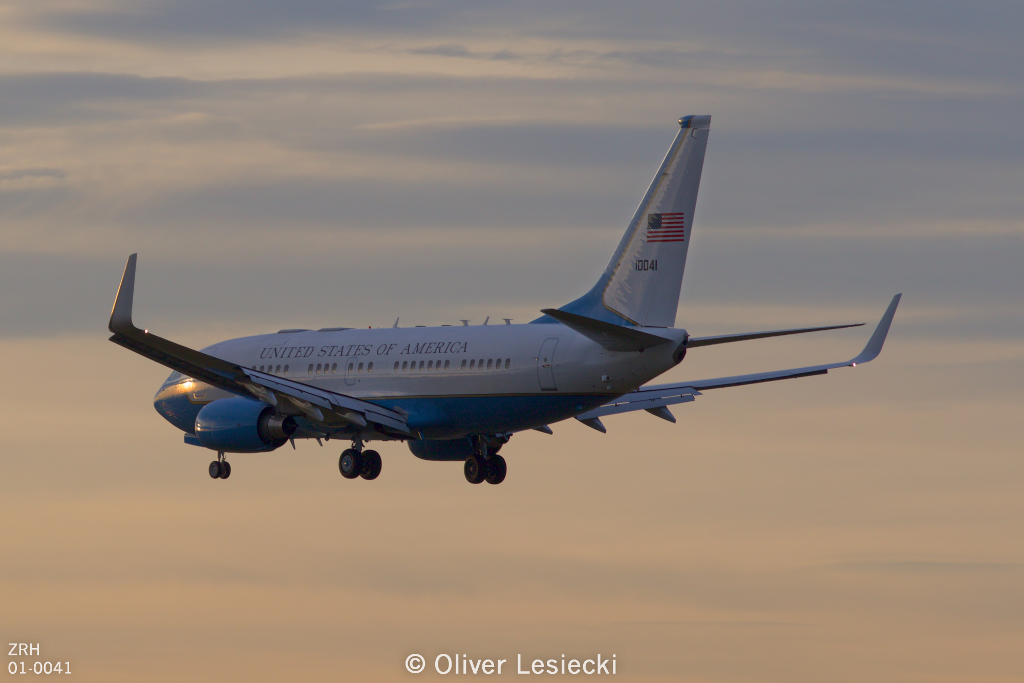 X_USAF_B737_010041_01_ZRH_250118