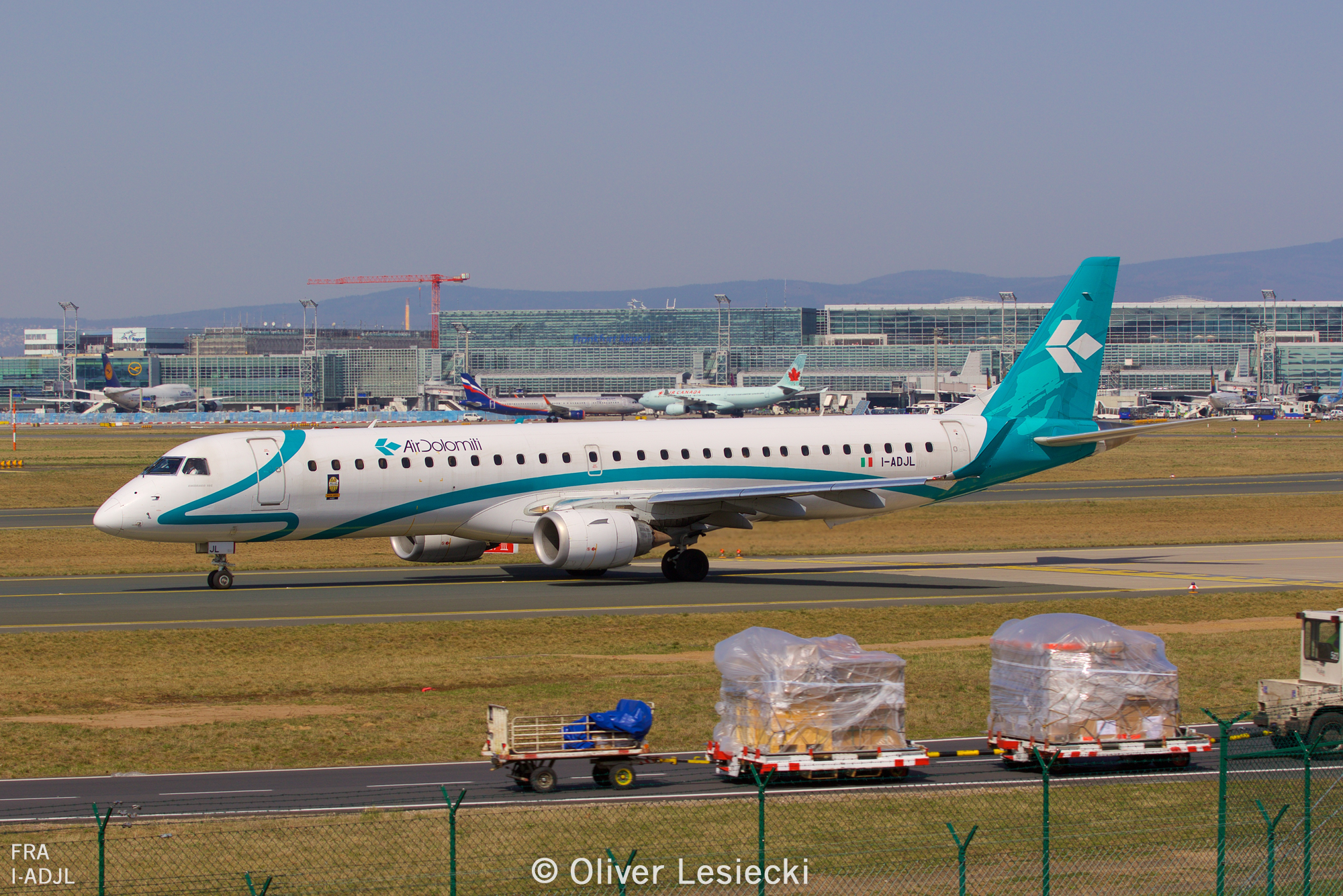 X_AirDolomiti_ERJ195_IADJL_01_FRA_080418