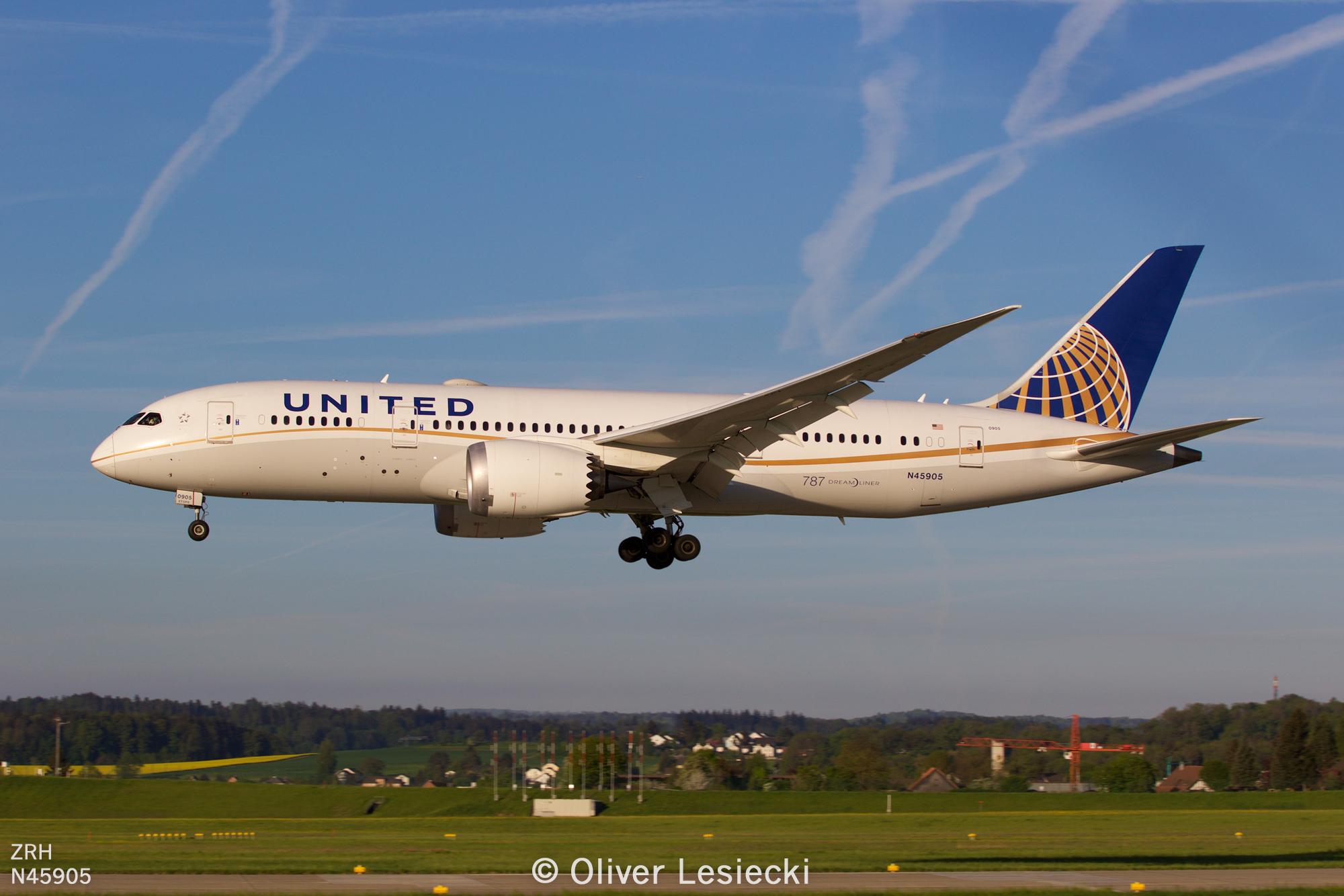 X_United_B787_N45905_03_ZRH_270418