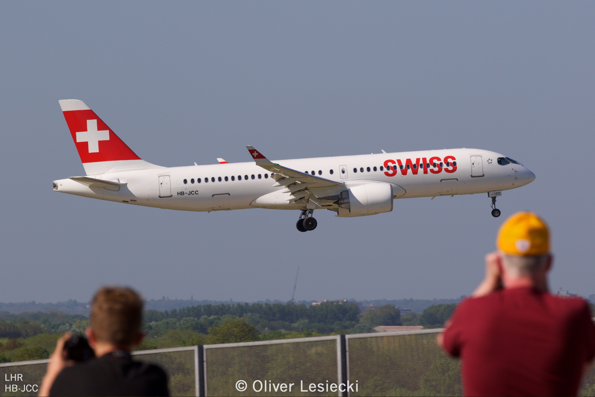 X_Swiss_CS300_HBJCC_01_LHR_050518