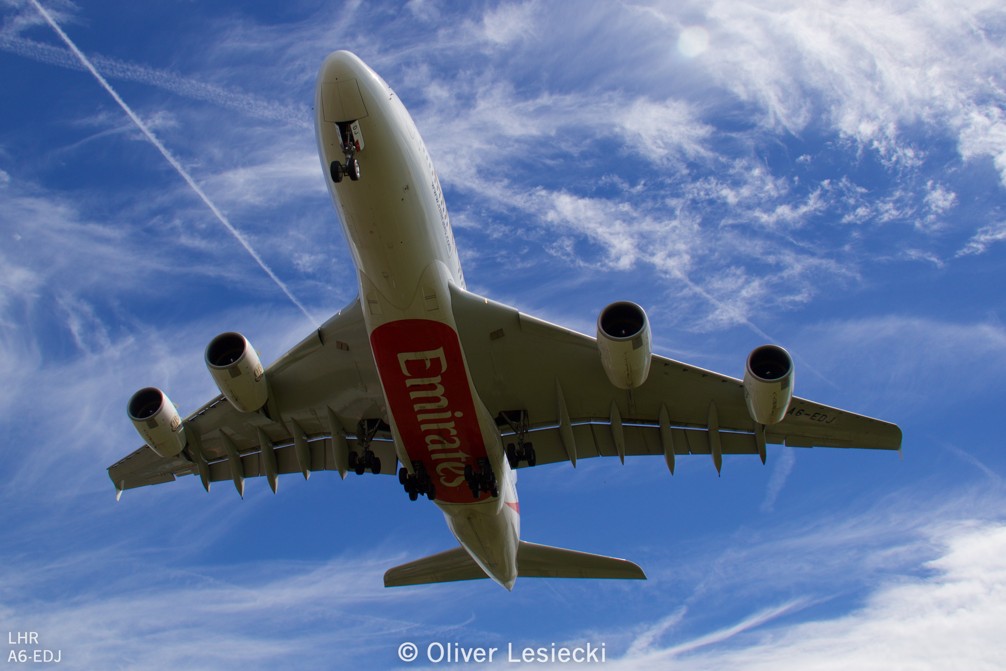 X_Emirates_A380_A6EDJ_01_LHR_230618