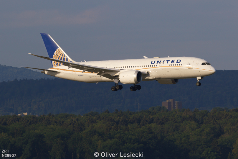 United_B787_N29907_01_ZRH_140718